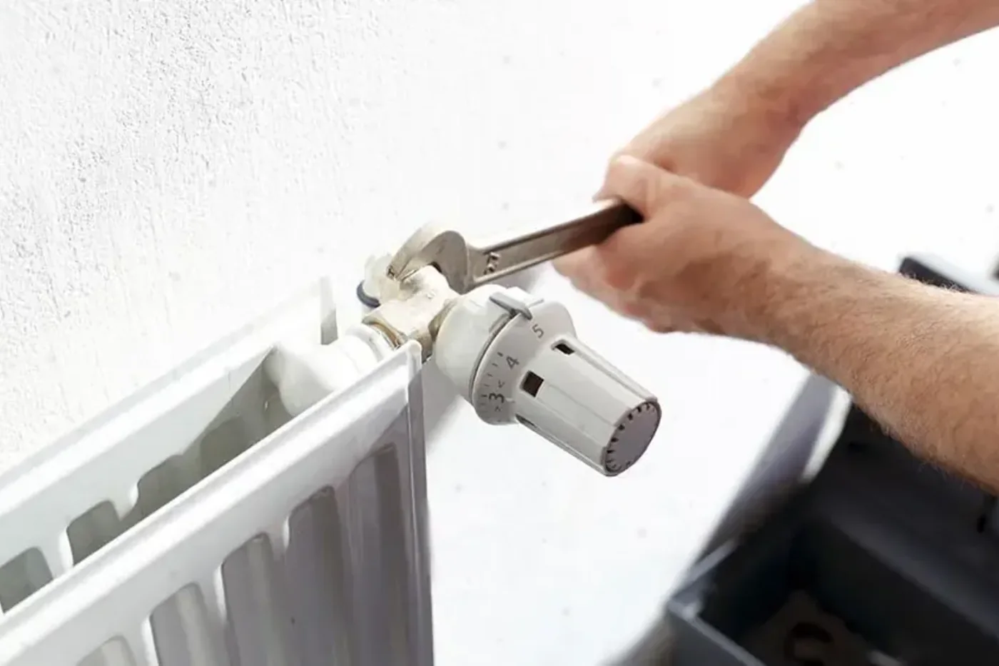 Réglage d'un robinet thermostatique de radiateur près de Beauvais